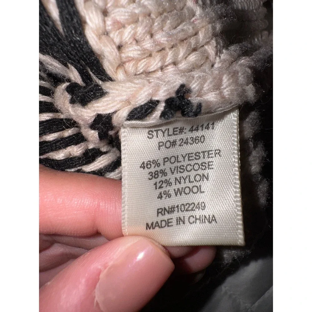 Skies Are Blue Fair Isle Knit Sweater Cream Black Zigzag Pattern Crew Neck XS - Picture 7 of 7